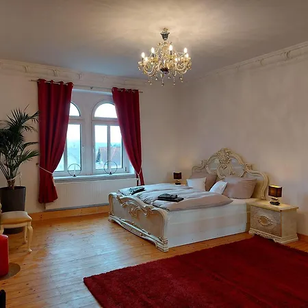 Renaissance דירה